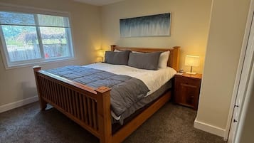2 bedrooms, desk, iron/ironing board, free WiFi