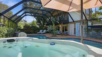 Outdoor pool, pool loungers