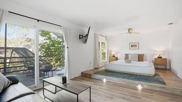 Casa, várias camas, acesso à piscina, vista para a piscina (13609 Heritage Way)