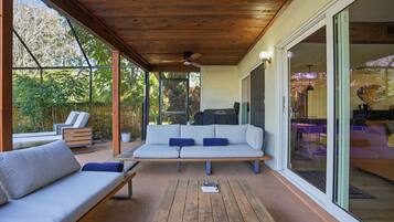 House, Multiple Beds, Pool Access, Pool View (13609 Heritage Way) | Living area