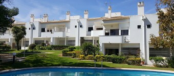 Soltroia Mar - 3 bedroom villa with private patio and communal pool