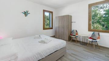 1 chambre, fer et planche Ă repasser, Wi-Fi, draps fournis