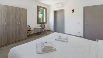 1 chambre, fer et planche Ă repasser, Wi-Fi, draps fournis