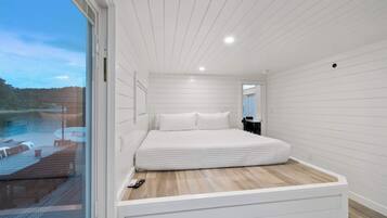 4 bedrooms, travel crib, WiFi, bed sheets