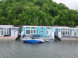 Exterior - Four Suns - Lake Front Floating House Retreat (Russell Springs)