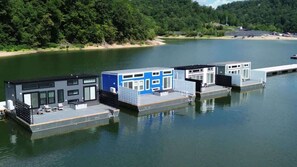 Exterior - On-Water 20 - Floating House on Lake Cumberland (Russell Springs)