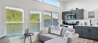 On-Water 20 - Floating House on Lake Cumberland