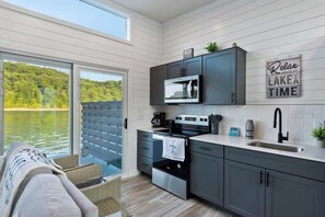 Fridge, microwave, oven, stovetop - On-Water 20 - Floating House on Lake Cumberland (Russell Springs)