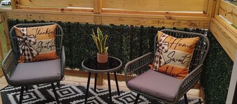 Charming Amelia's Haven Peaceful & Private Suite  near downtown Clayton.