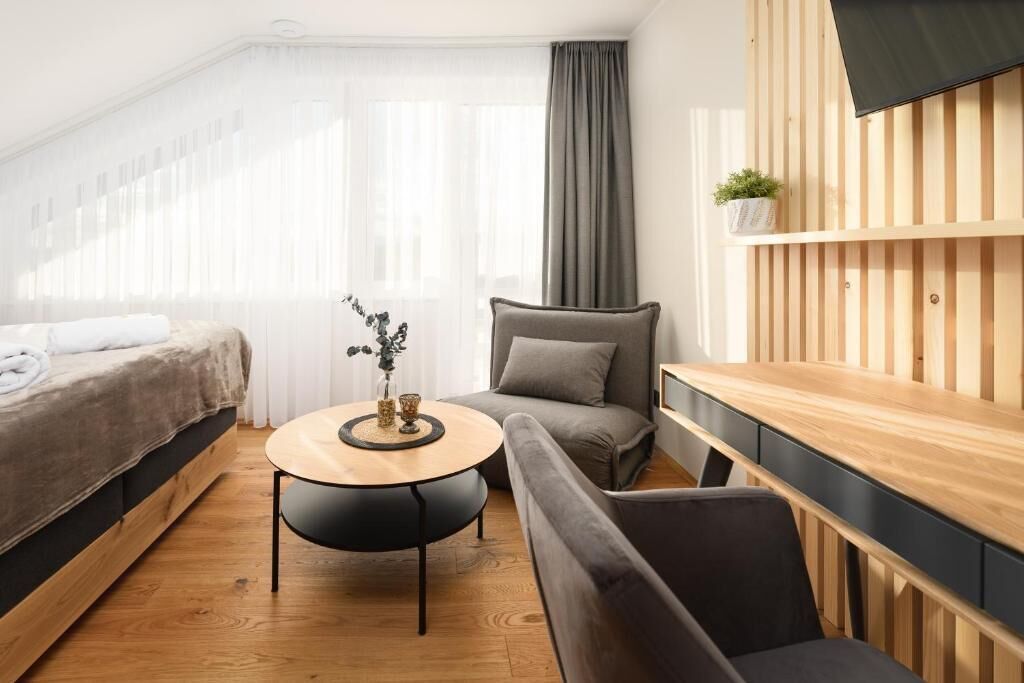 Double Room, Vineyard View | Meja, Wi-fi percuma 