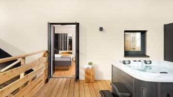Double Room, Patio, Vineyard View | Outdoor spa tub