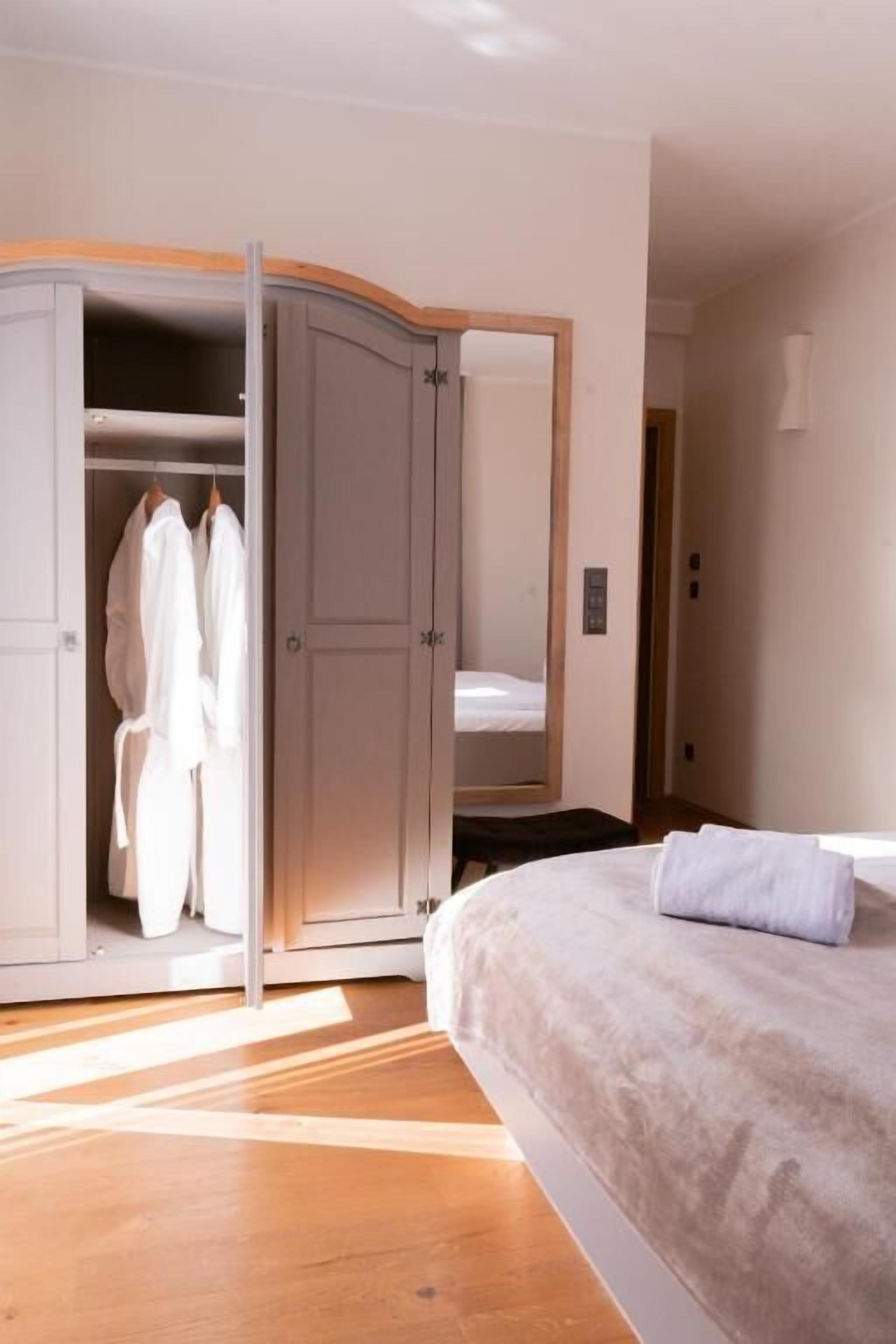 Phòng đôi, sân hiên, quang cảnh vườn nho