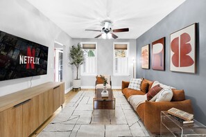 Living area - Getaway / Walk to Lambertville & New Hope (Lambertville)