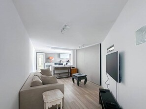 TV - Nice Flat with oustide terrace (Ramatuelle)