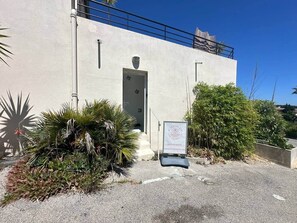 Exterior detail - Nice Flat with oustide terrace (Ramatuelle)