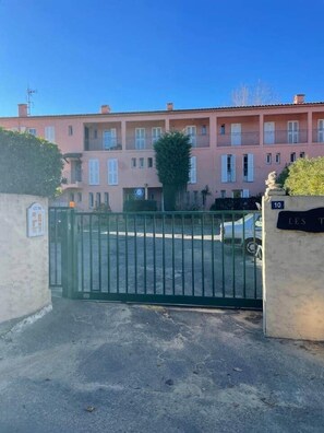 Exterior - Appartment near the beach at the entrance of Saint-Tropez (Saint-Tropez)