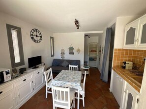 Dining - Appartment near the beach at the entrance of Saint-Tropez (Saint-Tropez)
