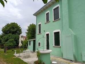 Terrace/patio - Entire Villa with 6 Beds (Mira)
