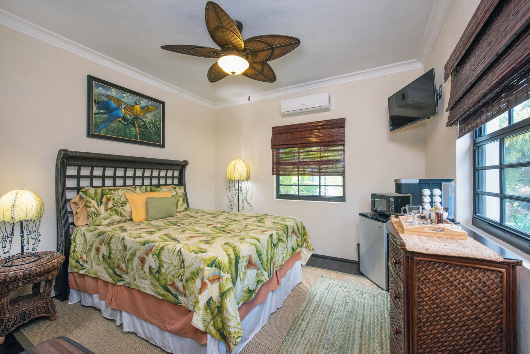 4 habitaciones, tabla de planchar con plancha, internet y ropa de cama 