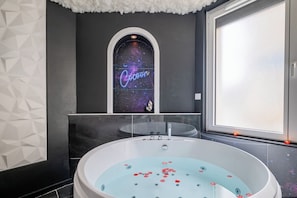 Interior - L'Etage des nuages - Jacuzzi & precious moments (La Flèche)