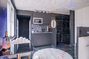 Interior - L'Etage des nuages - Jacuzzi & precious moments (La Flèche)