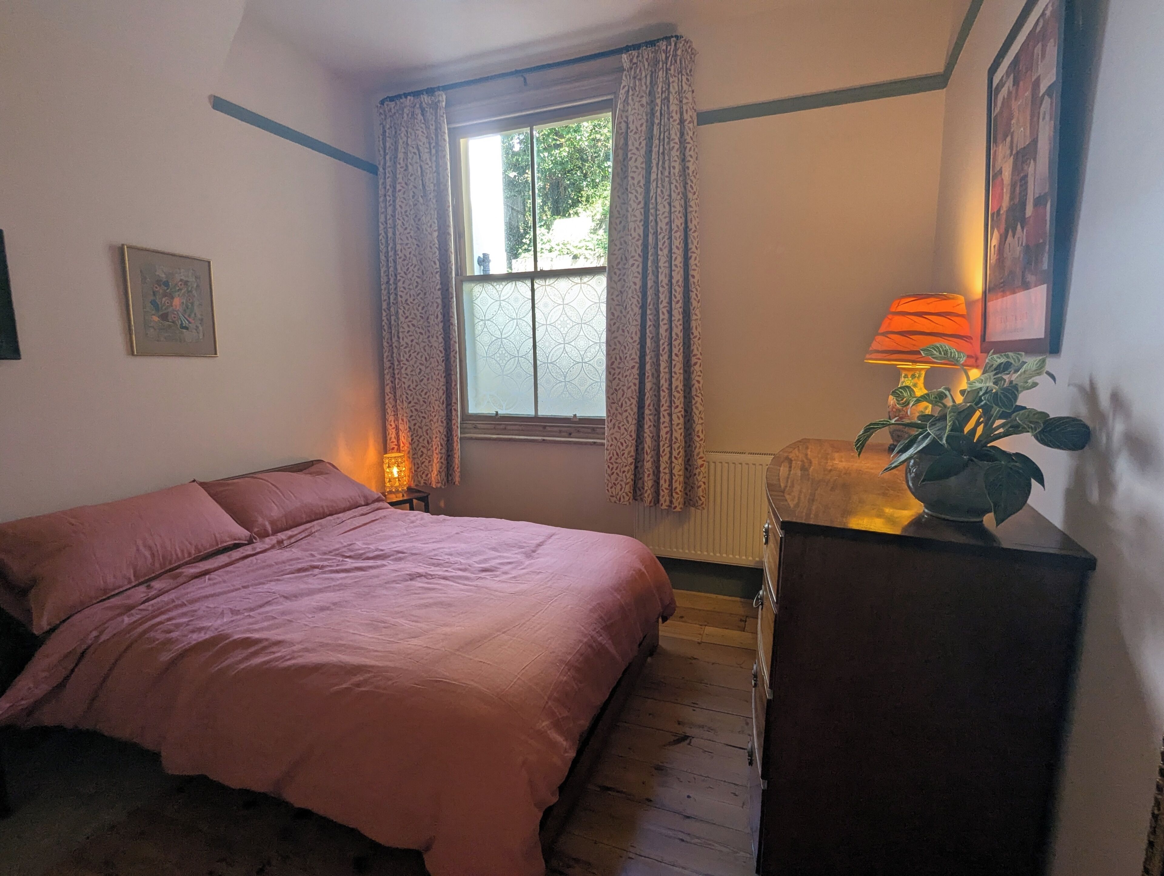 1 chambre, fer et planche à repasser, Wi-Fi, draps fournis