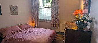Delightful self-contained accommodation close to the sea and Hastings Old Town