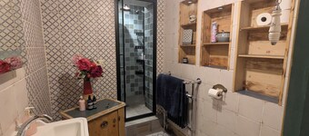Delightful self-contained accommodation close to the sea and Hastings Old Town