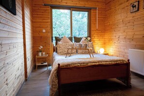 2 bedrooms, iron/ironing board, travel cot, free WiFi - 2BR Mountain Escape Overlooking Riverside by Cyprus Horizons (Pano Platres)