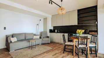 Comfort Apartment, 1 Bedroom, Non Smoking, Lake View | Living area