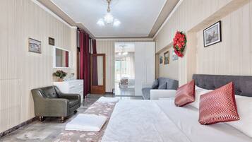 3 bedrooms, WiFi, bed sheets