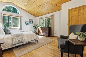 Iron/ironing board, Internet, bed sheets - Gorgeous 4 Bedroom Forest Retreat in Glenshire! Minimum 30 Day Stay (Truckee)