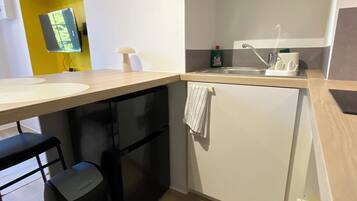 Microwave, stovetop