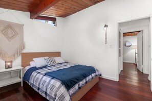 Room - OB Cottage Retreat: Best Location, Patio & Beach! (San Diego)