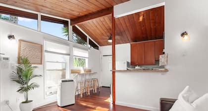OB Cottage Retreat: Best Location, Patio & Beach!
