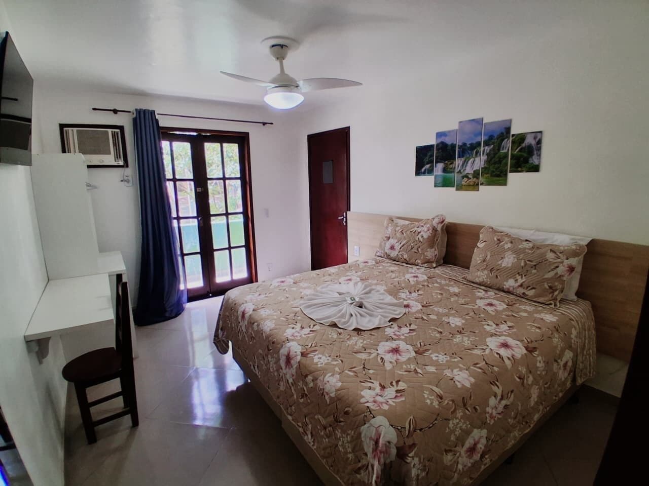 Chambre Confort avec lits jumeaux | Accès au Wi-Fi (inclus), literie fournie, accessible en fauteuil roulant