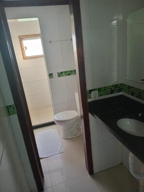 Camera Standard con letto matrimoniale o 2 letti singoli, vista laguna | Bagno