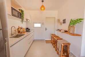 Fridge, microwave, oven, stovetop - Stylish Studio in Sosua Ocean Village (Sosúa)