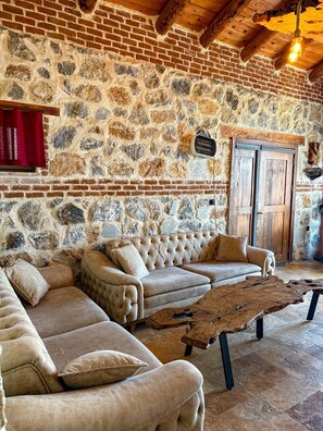 Villa, piscina privada, vistas al lago | Wifi