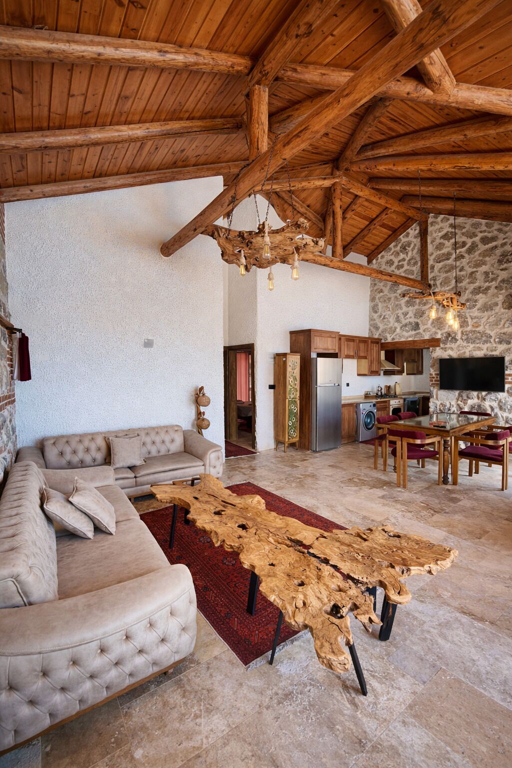 Televisión LED, chimenea, piso con calefacción