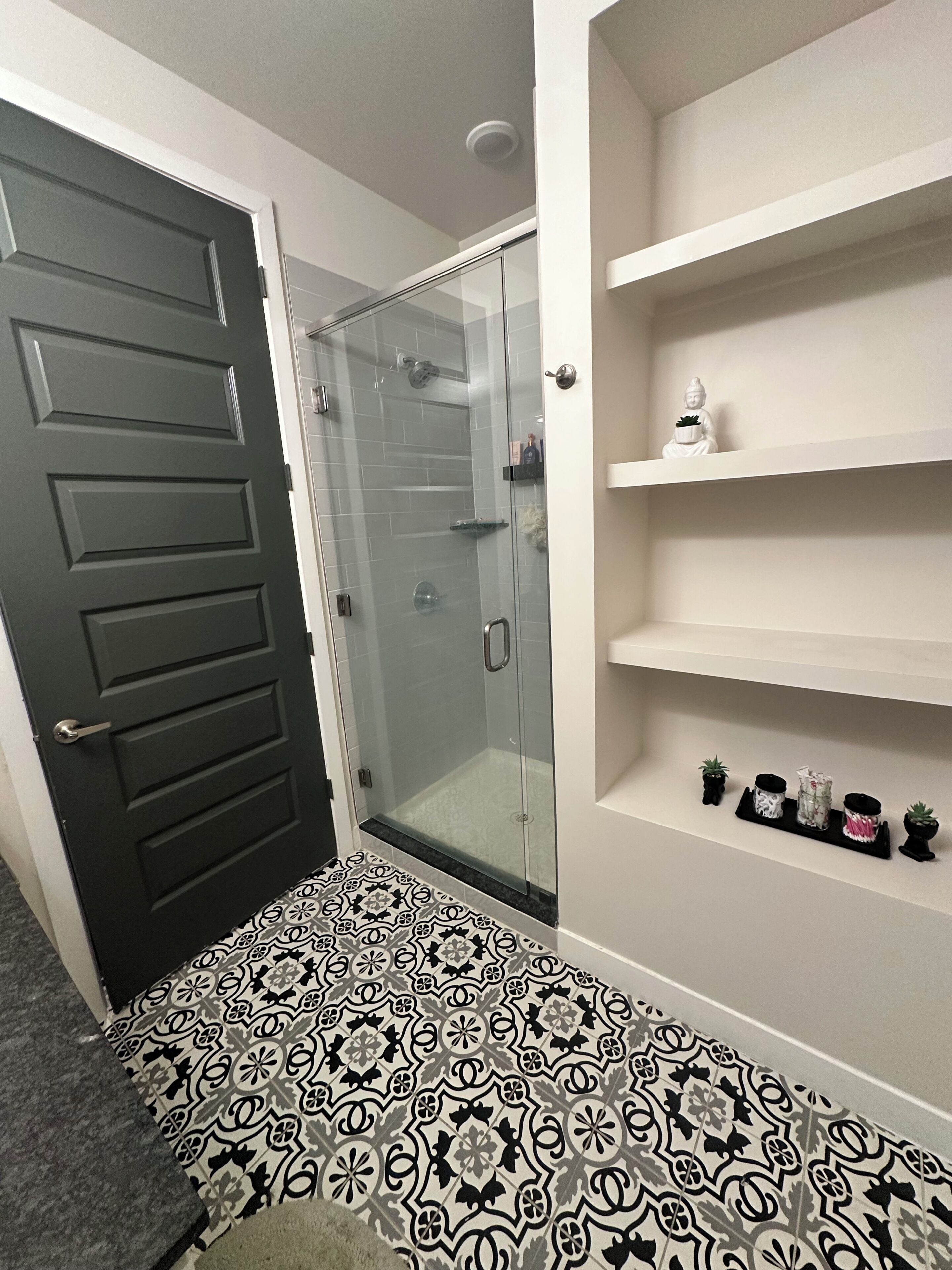 Shower, hair dryer, towels, toilet paper