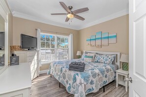 Room - Sleeps 16-inside OL w/ Limo Golf Cart &Game Room (Myrtle Beach)