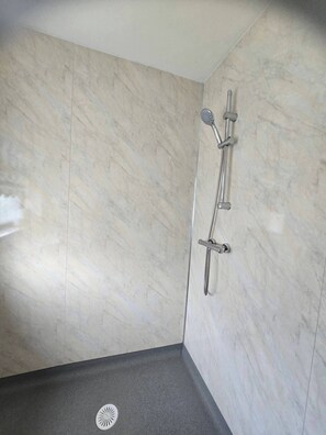 Shower, hair dryer, towels - Sleeps 6 - St Helens - 50 Mins to Peak District (St Helens)