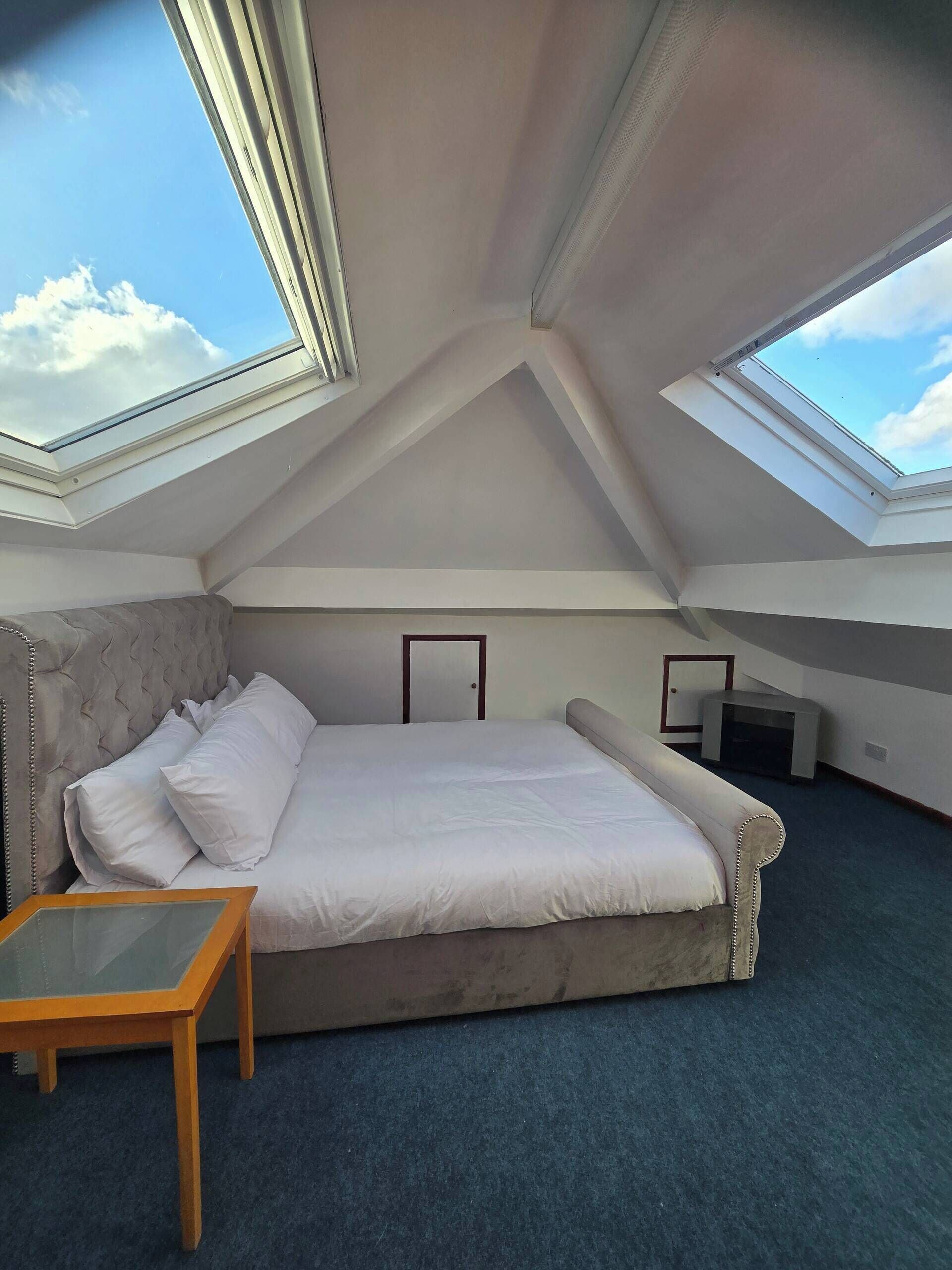 3 chambres, fer et planche à repasser, Wi-Fi gratuit, draps fournis