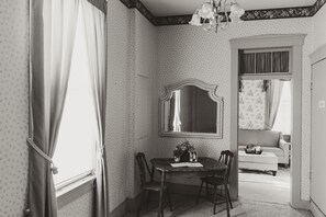 Interior - Strassner Suites (Hermann)