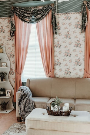 Suite | Living area - Strassner Suites (Hermann)