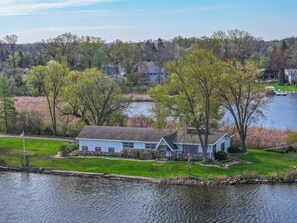 Exterior - 3 Acre Private Island with 800 feet of sandy frontage (Wind Lake)