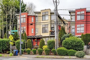 Exterior - Dreamy SandPoint Retreat | 3 BDRMs, Near Hospitals (Seattle)
