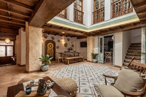 Casa, vista a la ciudad | Interior