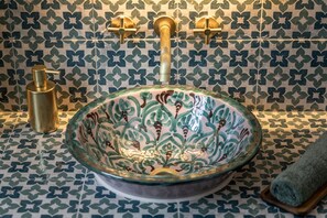 Huis, uitzicht op stad | Badkamer